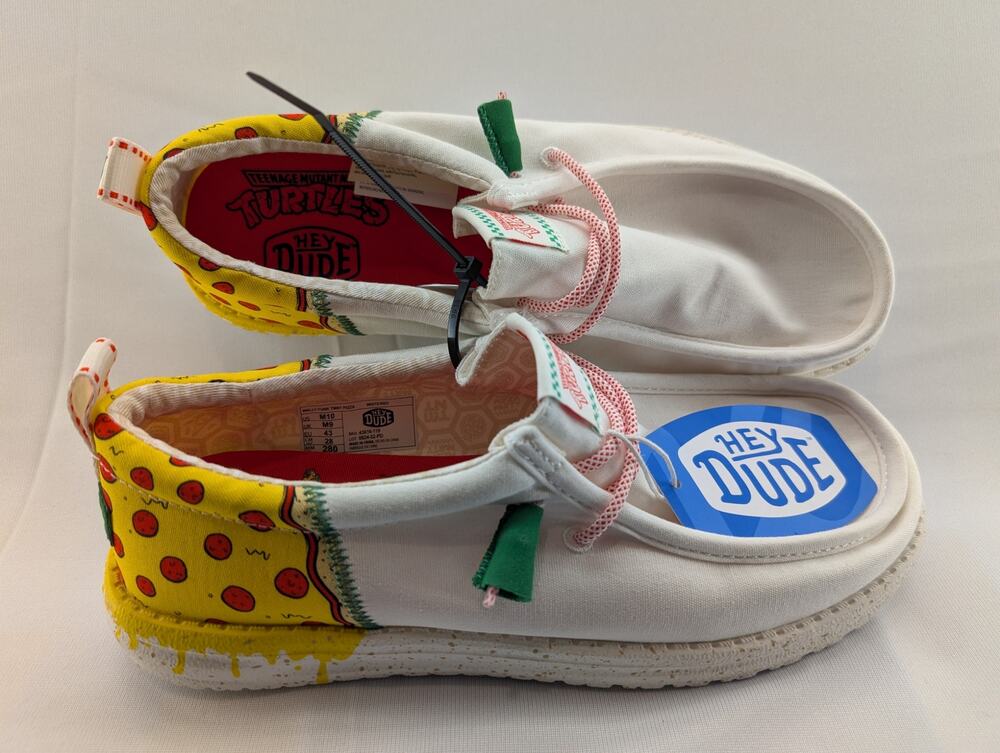 NWT Hey Dude Shoes Men’s Wally Funk TMNT Pizza in White size 10